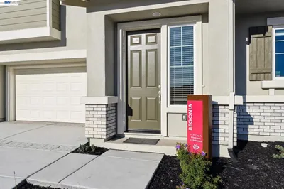 2408 Golden way photo 2