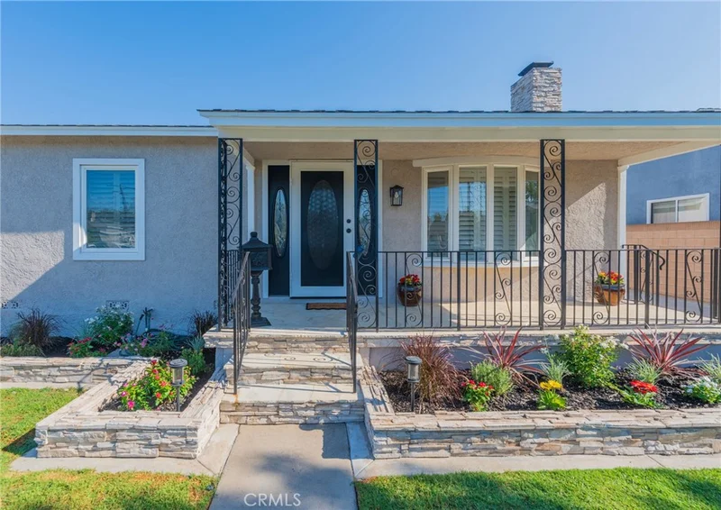 5157 E Harco photo 2