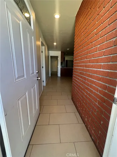 44558 Stanridge Avenue photo 2