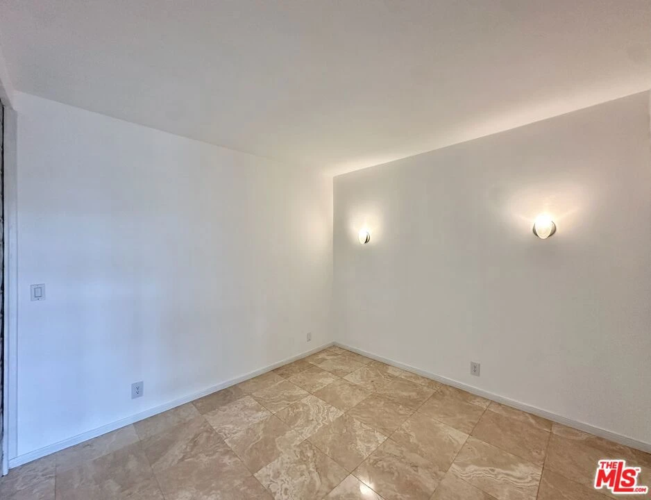 Interior 3
