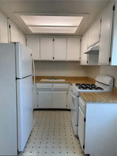 1506 Lomita Blvd photo 2