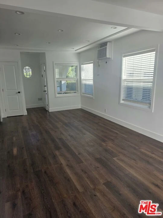 Interior 4