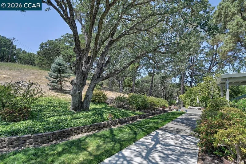 Photo 2 of 1332 Singingwood Ct 5