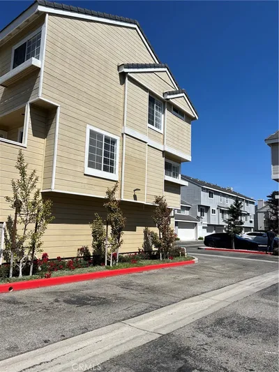 2800 Plaza Del Amo 212 photo 2