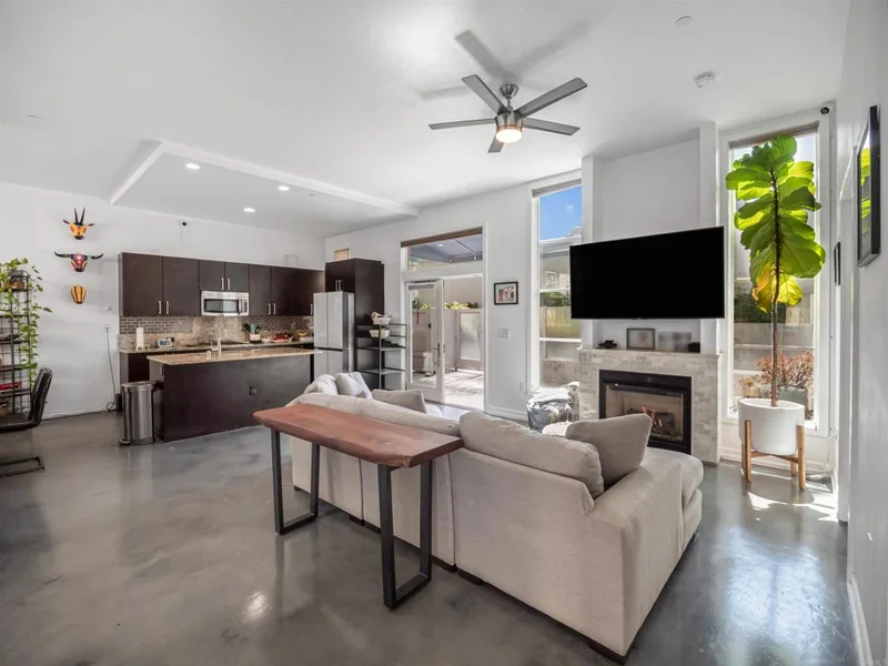 Photo 2 of 540 9th Avenue 104