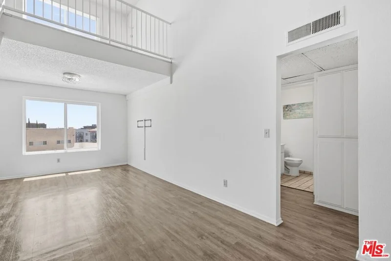 Photo 2 of 3600 Bagley Avenue 302