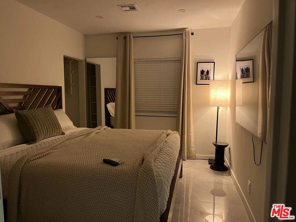 Interior 3