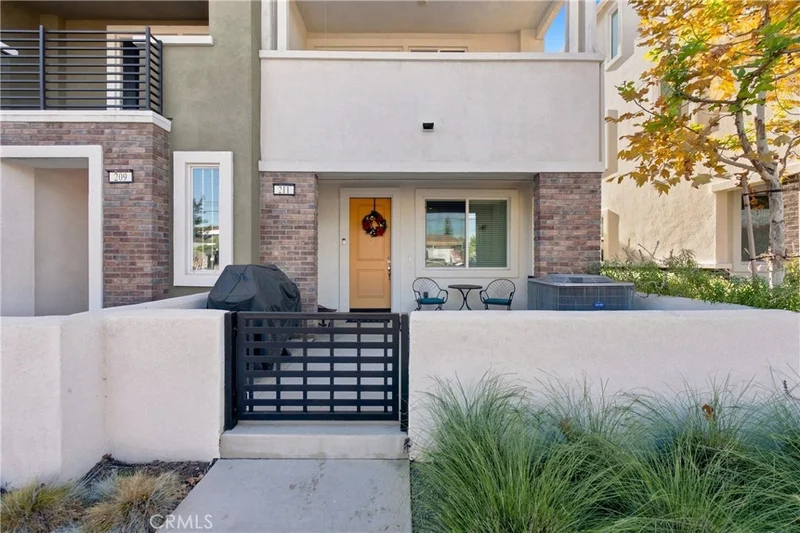 211 N Vincent Avenue