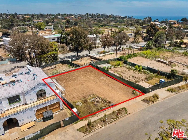 Photo 2 of 16742 Bollinger Drive