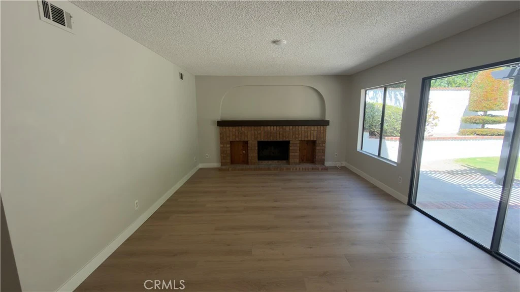 Interior 4