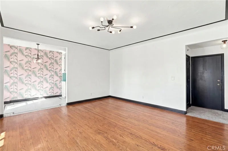 Photo 2 of 800 E Ocean #905