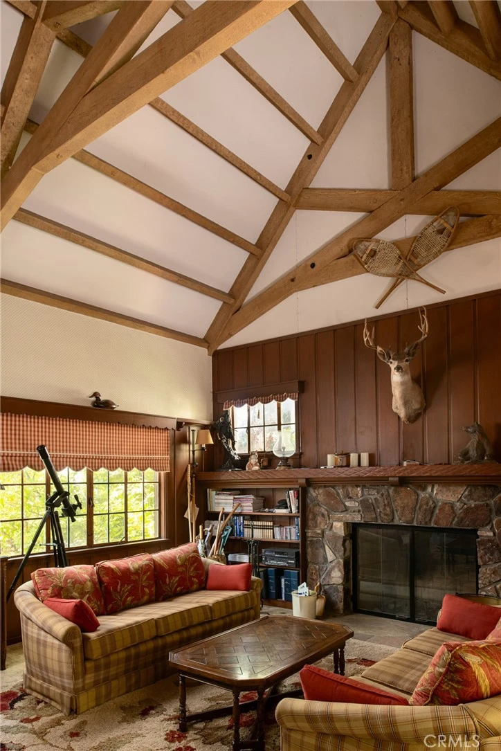 Interior 3