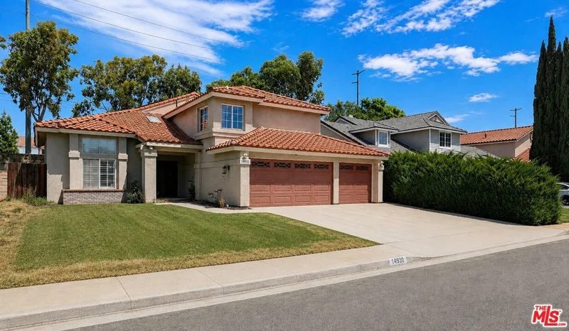 Photo 2 of 14930 Fernleaf Street