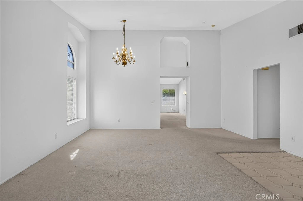 Interior 4