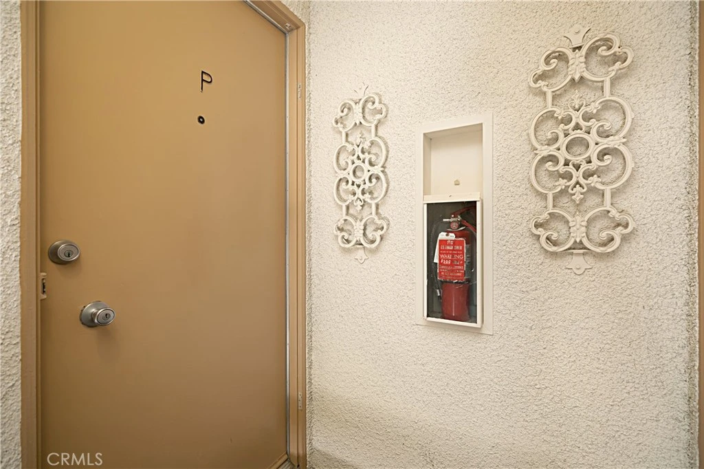 Interior 4