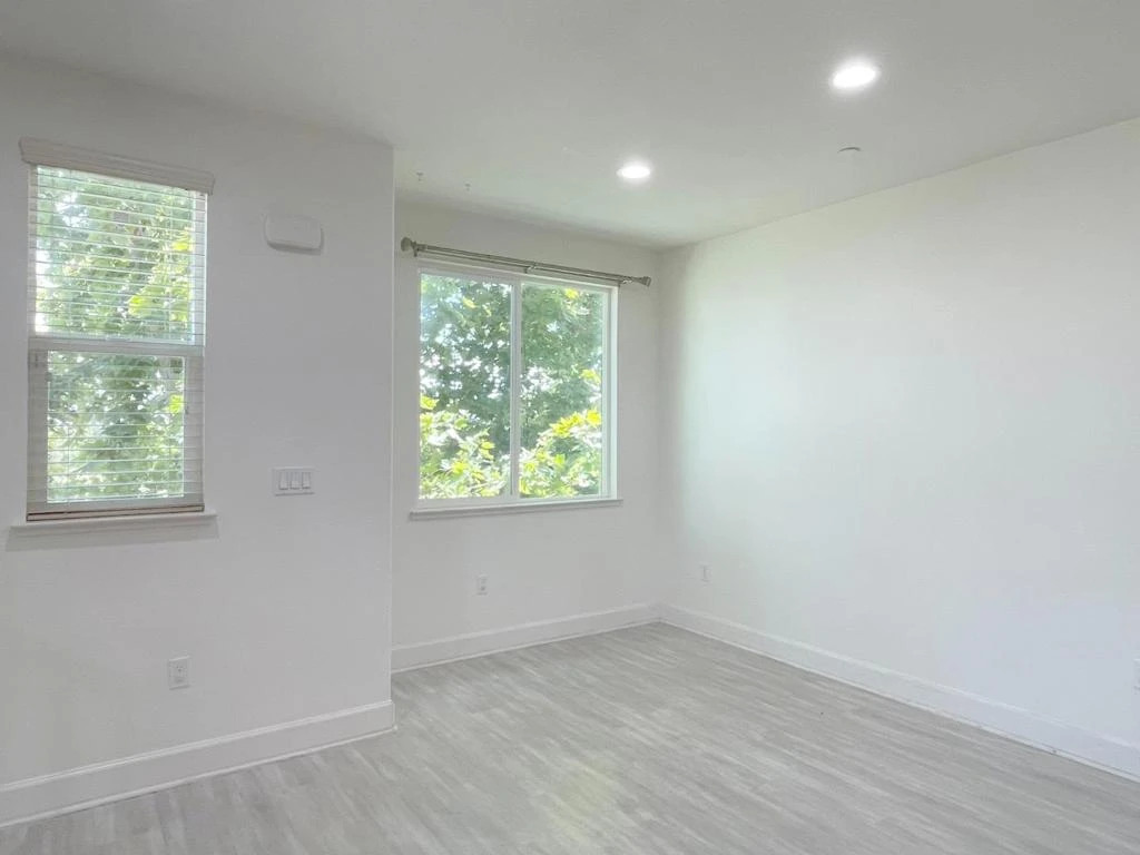 Interior 4