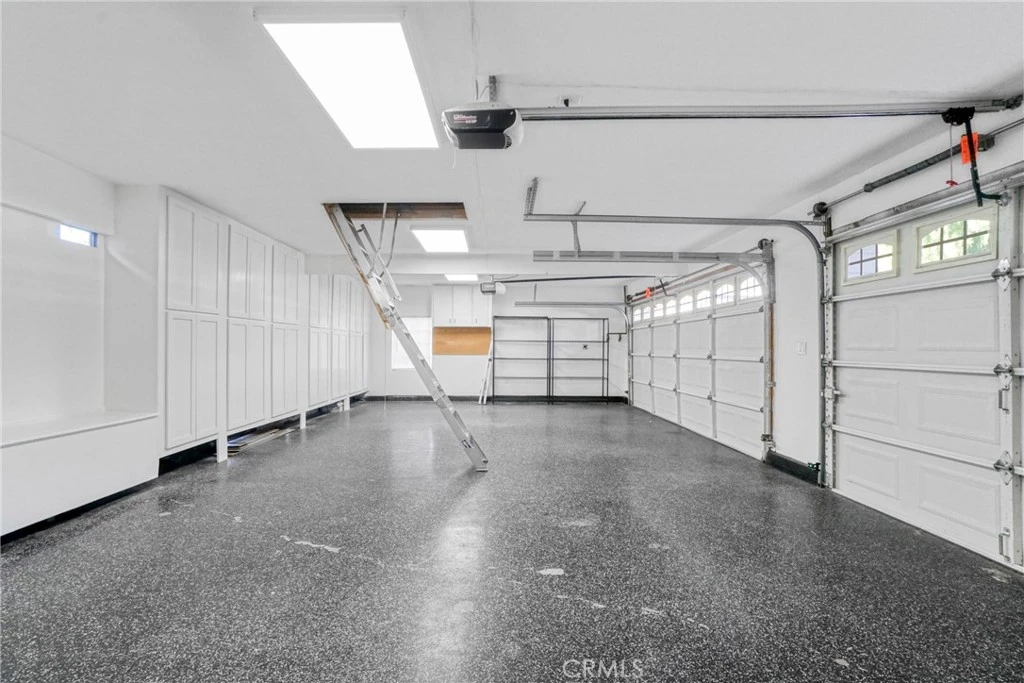 Interior 4