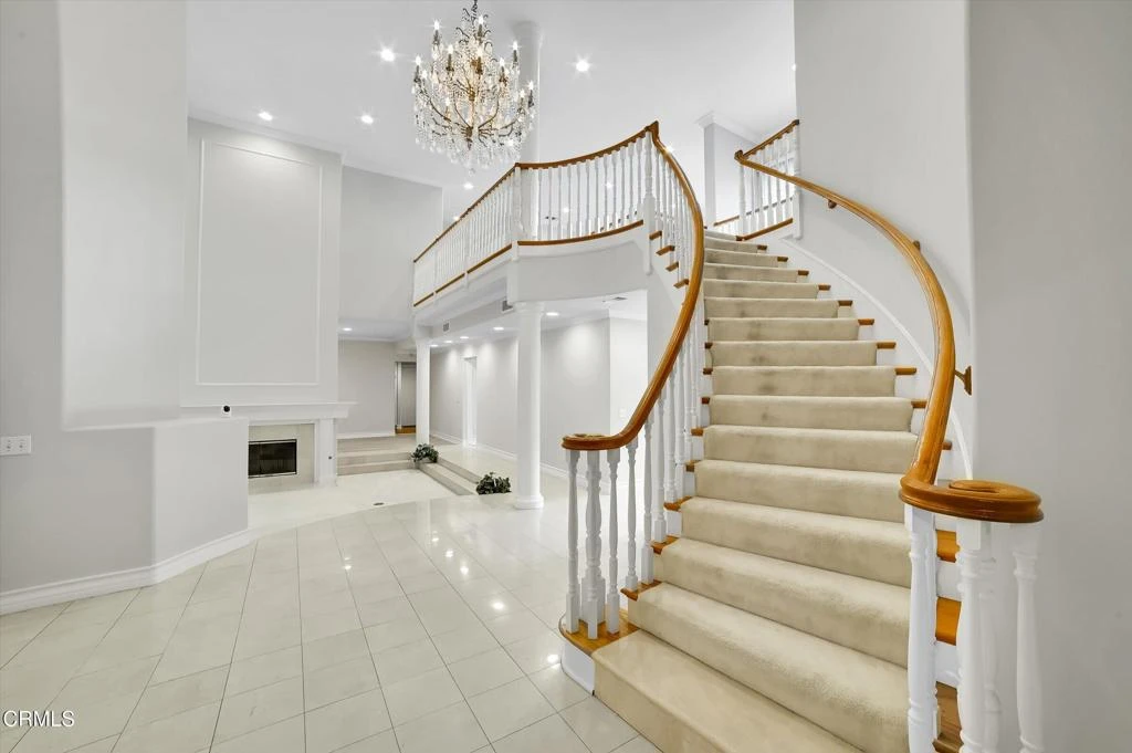 Interior 4