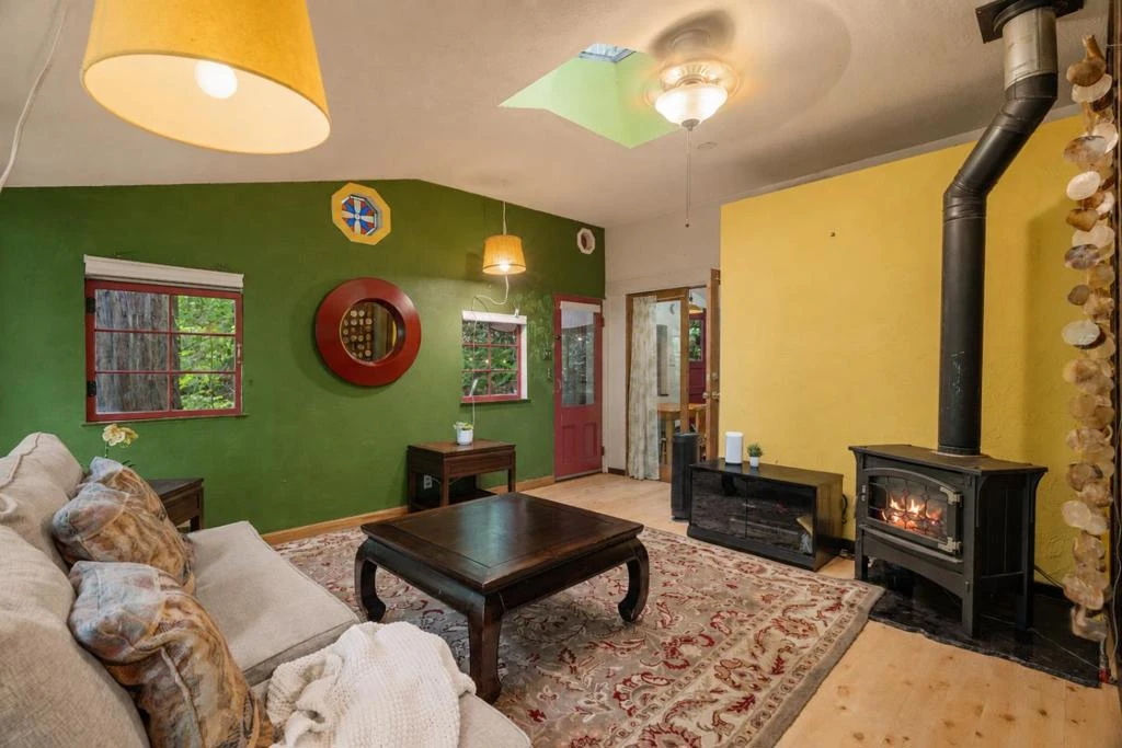 Interior 4