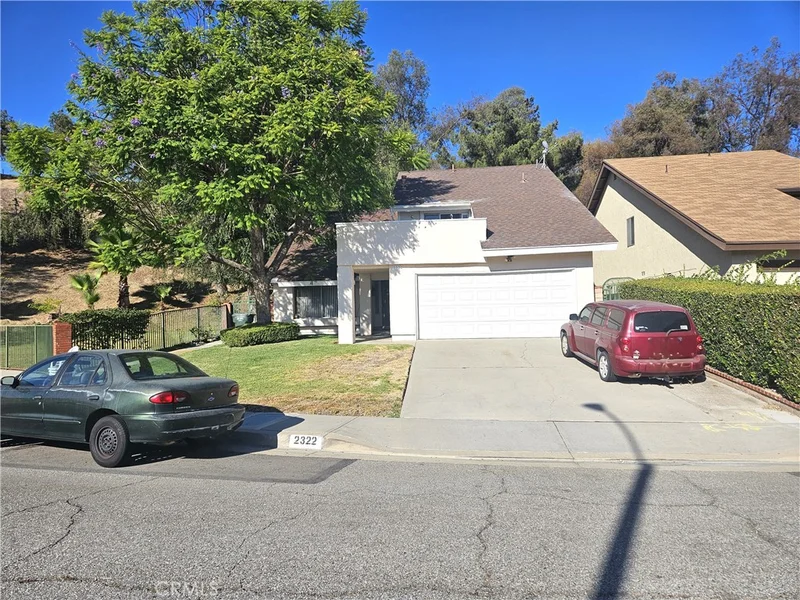 Photo 2 of 2322 S Lynn Court