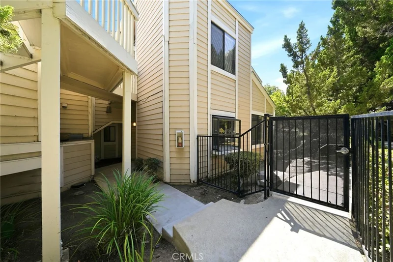 Photo 2 of 4900 N Grand Avenue 127