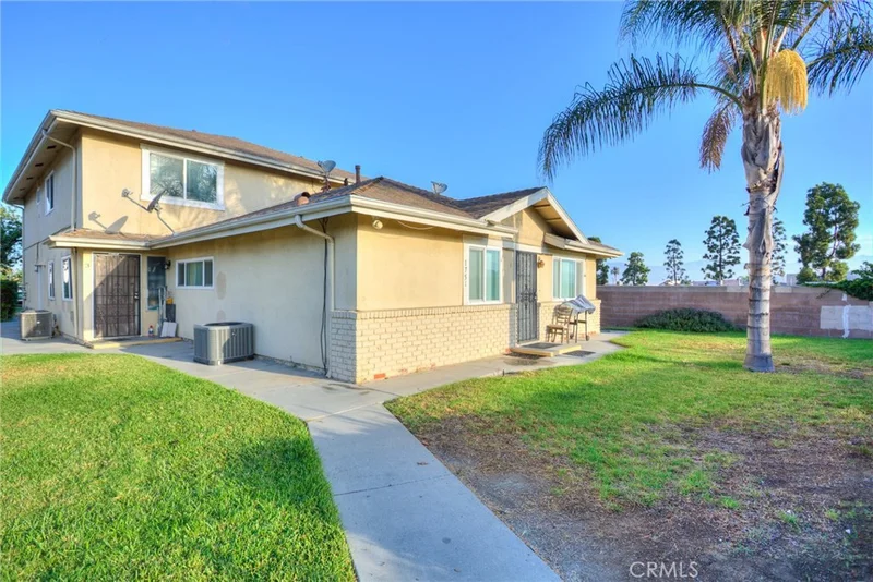 1751 Fullerton