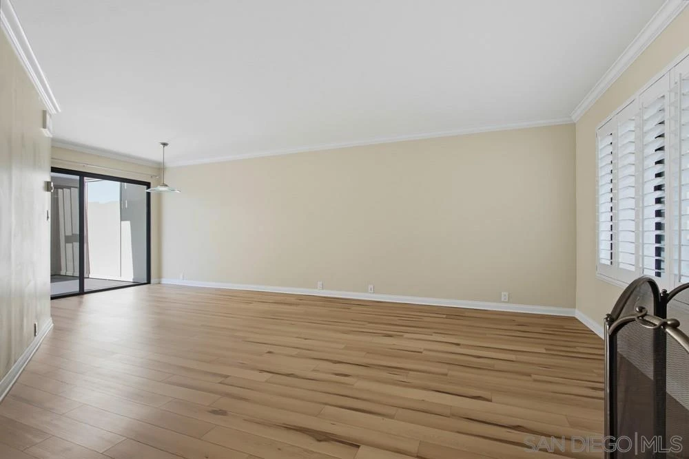 Interior 3