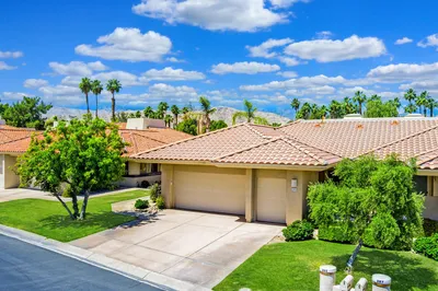 285 Kavenish Drive photo 2