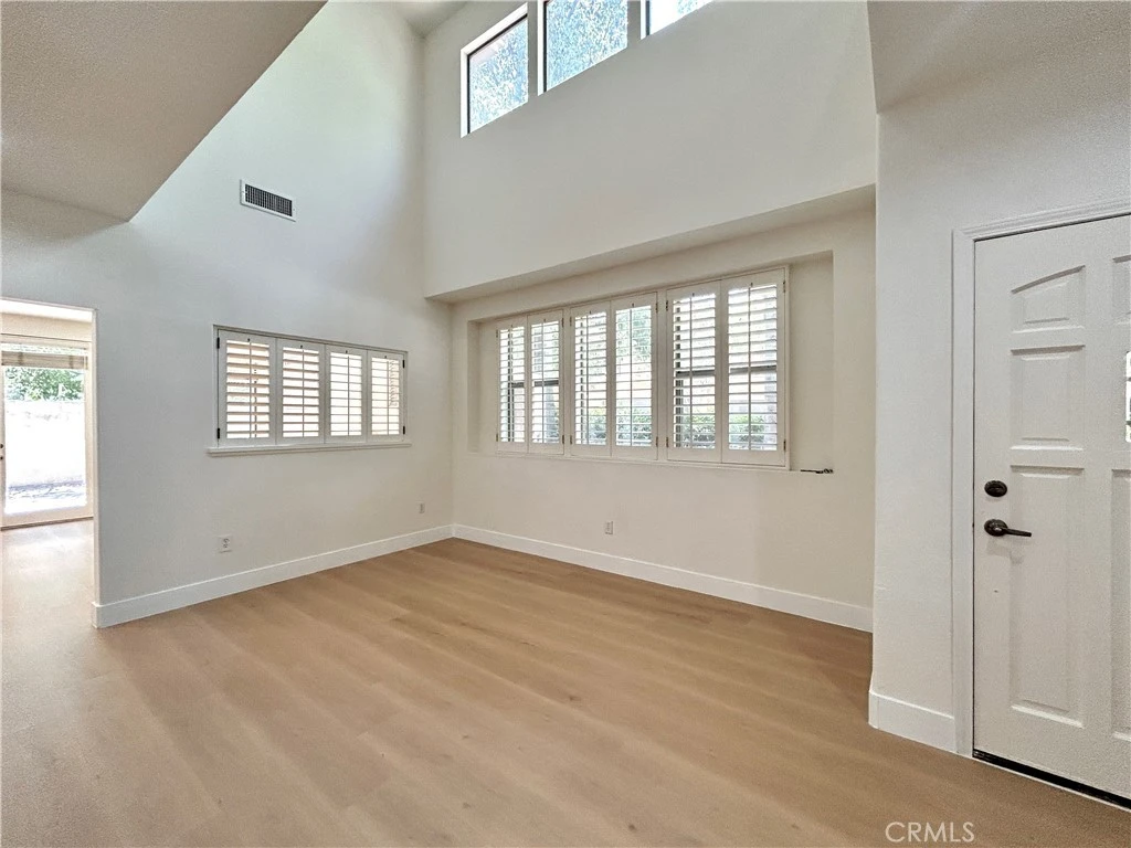 Interior 4