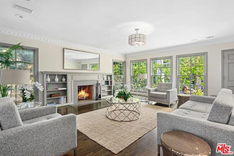 Photo 2 of 449 Westbourne Drive