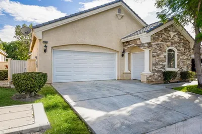 49634 Wayne Street photo 2