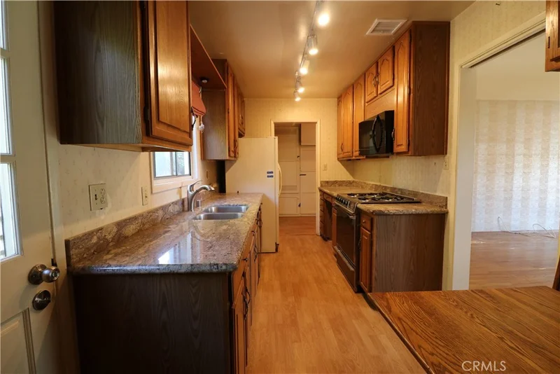 Photo 2 of 12942 Yorba