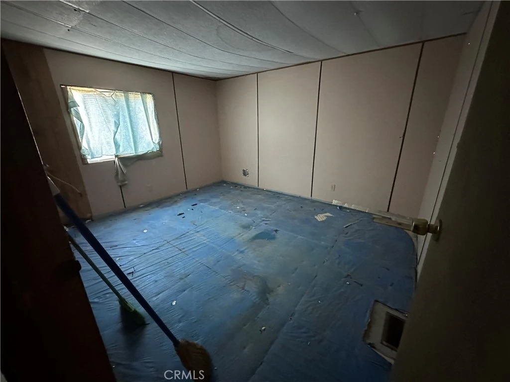 Interior 4