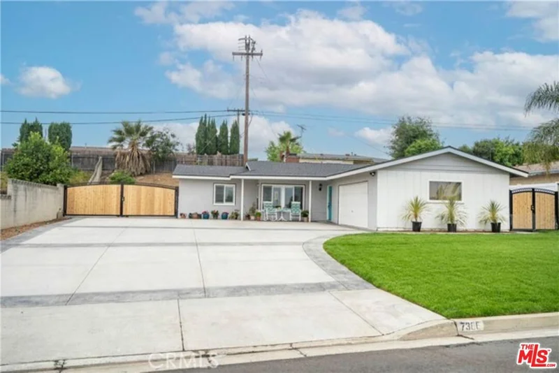 7386 Alta Cuesta Drive photo 2