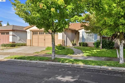 2336 Shadow Berry Dr