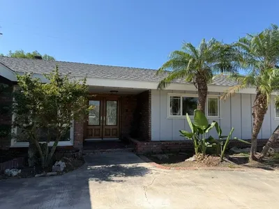 1564 W Tonia