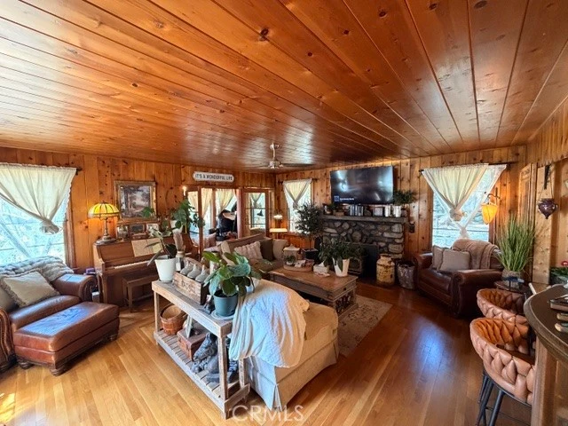 Interior 3