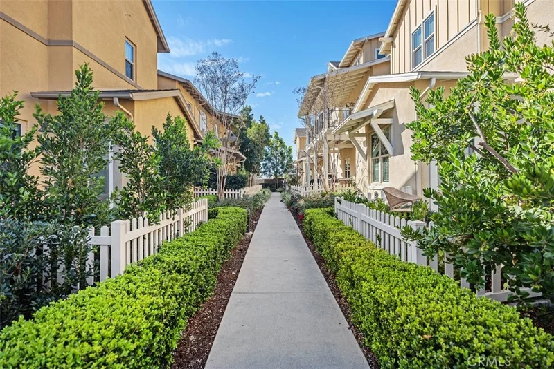 Photo 2 of 31 Promesa Avenue