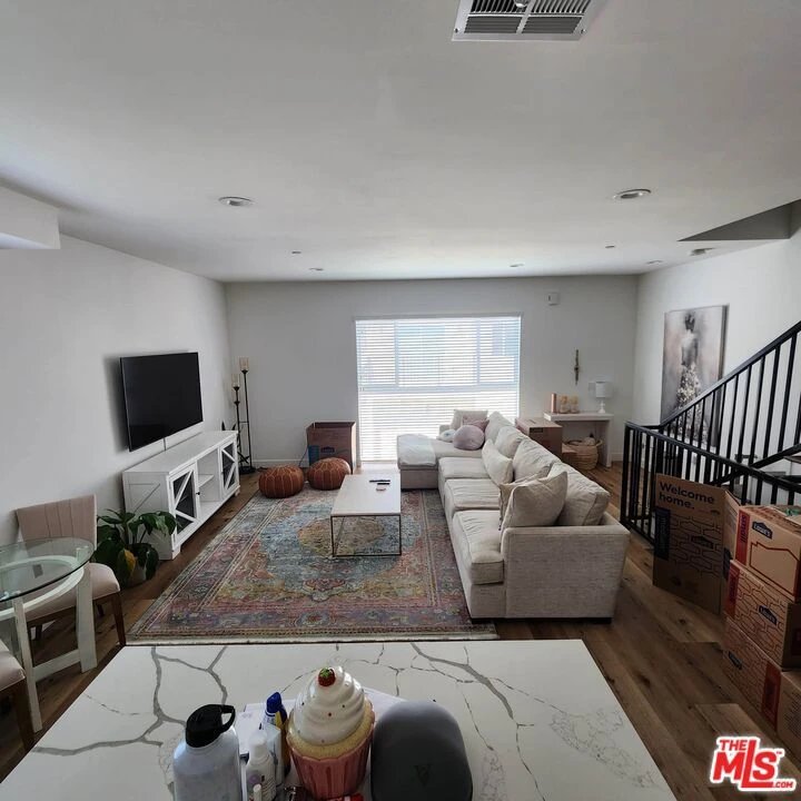 Interior 3