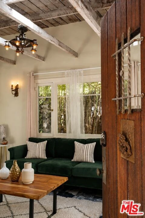 Interior 3