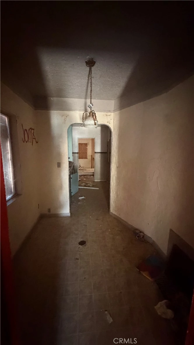 Interior 4