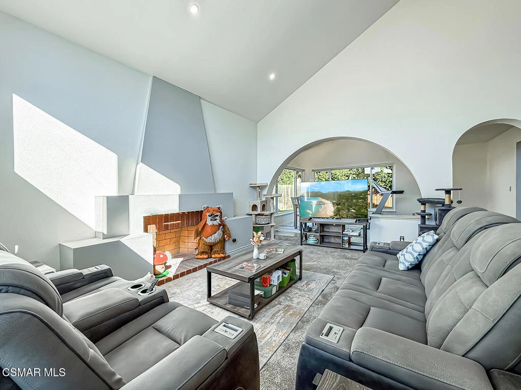 Interior 4