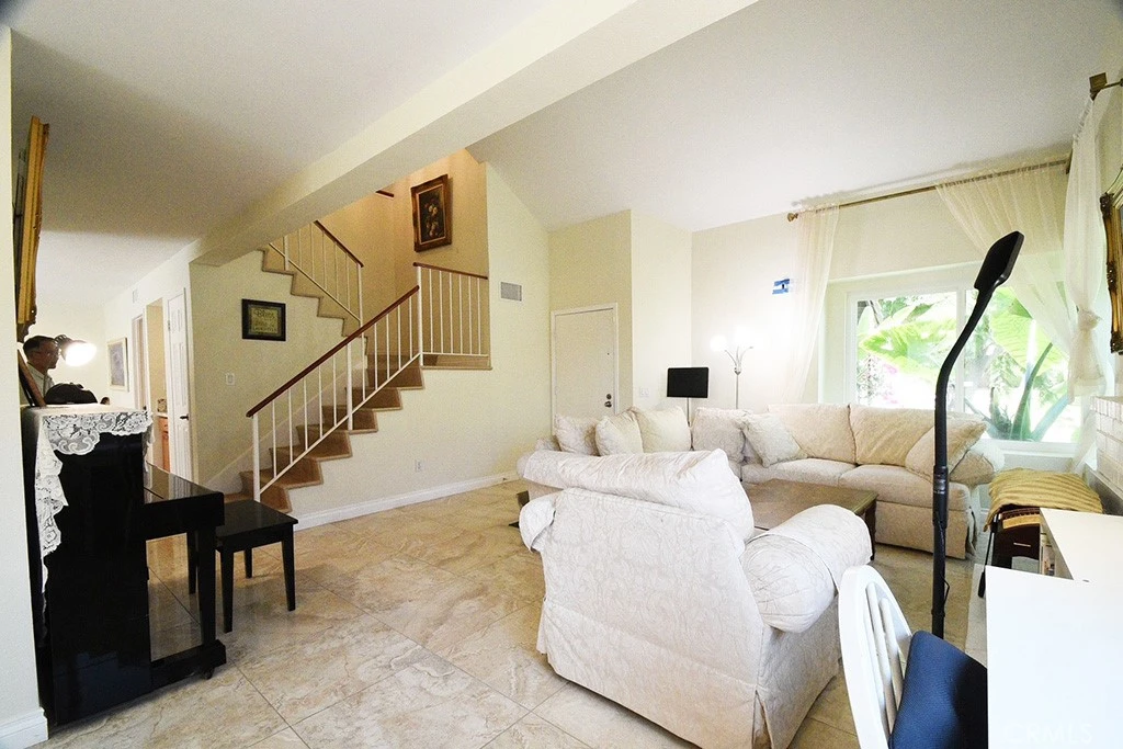 Interior 4