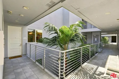 4240 Laurel Canyon Boulevard 305 photo 2