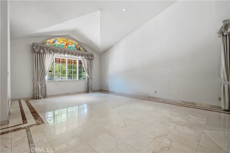 Photo 2 of 5064 Gaviota
