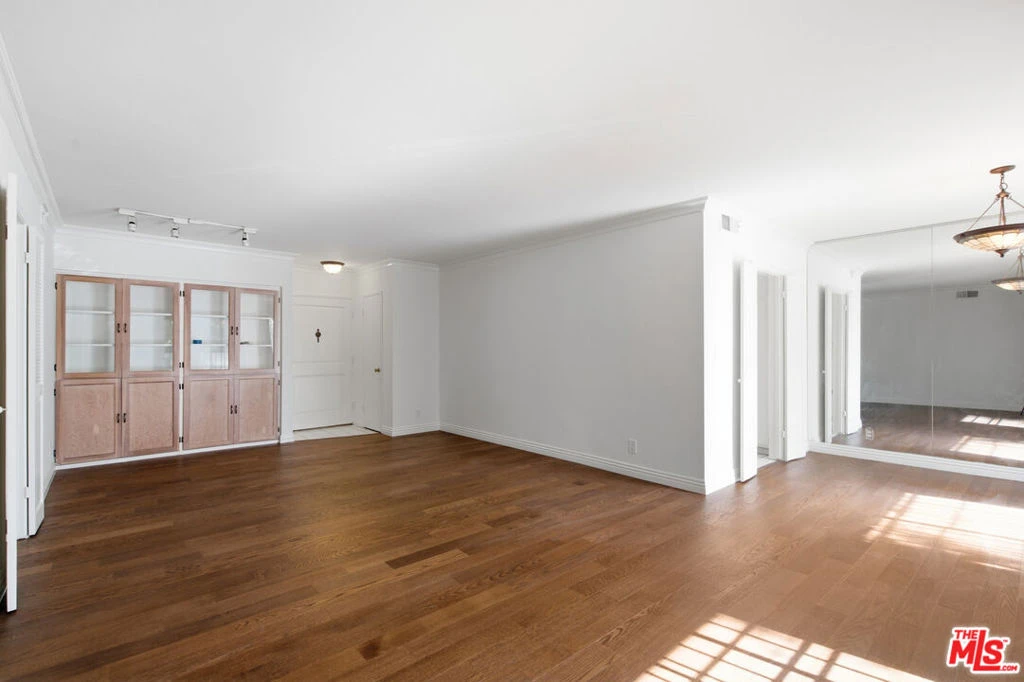 Interior 2