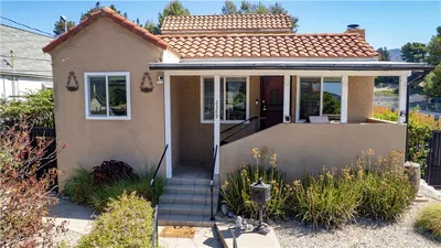 2389 Mayfield photo 2