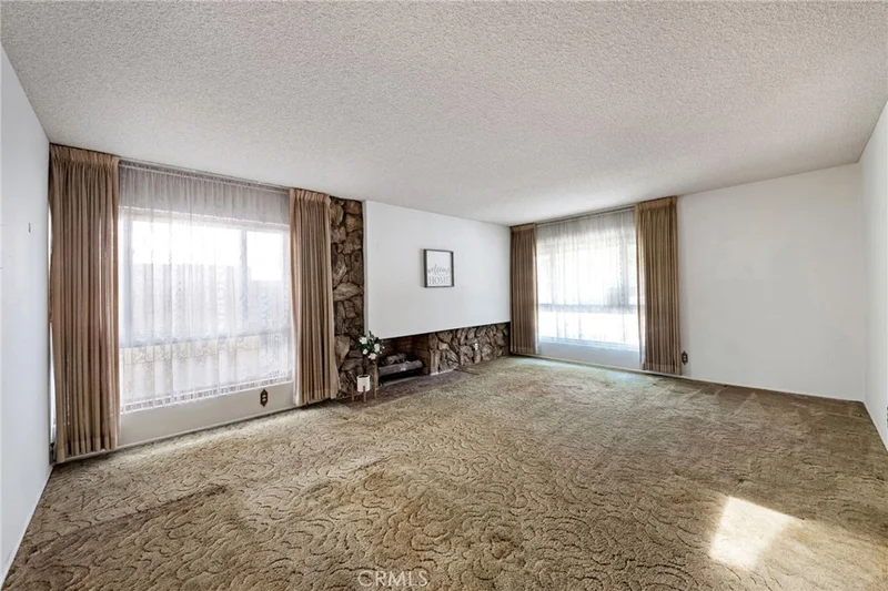 Photo 2 of 17219 Horst Avenue