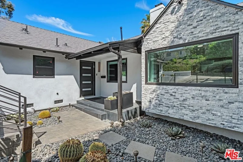 Photo 2 of 3304 Shelby Drive