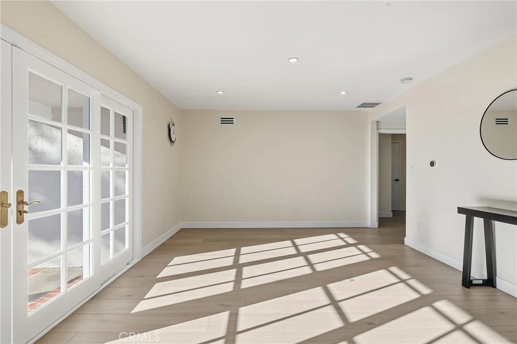 Interior 3
